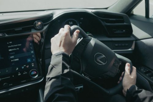 Lexus, Lexus RZ 500e Resmi Meluncur, Bawa Teknologi SBW Pertama di Indonesia