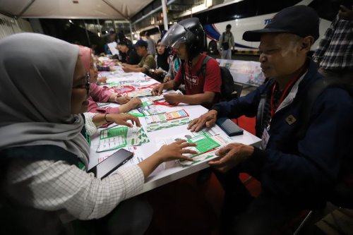Ribuan Pengguna Motor Honda Berangkat Mudik Bareng