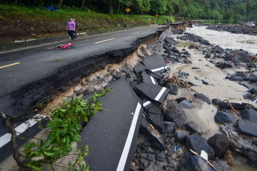 Banjir dan Longsor di Sumut, Aceh dan Sumbar: Ini Jalan yang Tidak Bisa Dilalui