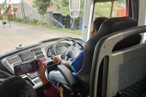 Cerita Pengemudi PO Sumber Alam Tes Bus Listrik Bekasi=Yogyakarta