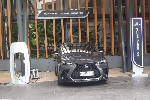 Lexus, Isi Daya Tanpa Repot, Pengalaman Pakai Lexus Exclusive Charging Point