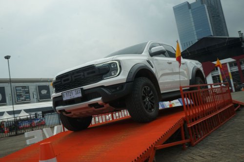Jajal Double Cabin Ford Ranger Raptor 3.0 V6, Harga Rp 1,4 Miliar