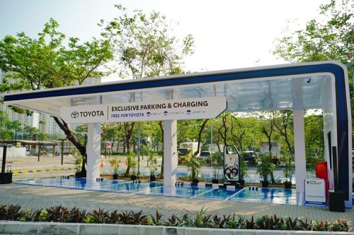 Toyota, Toyota Tambah Charging Spot Gratis untuk Mobil Elektrifikasi di Bekasi