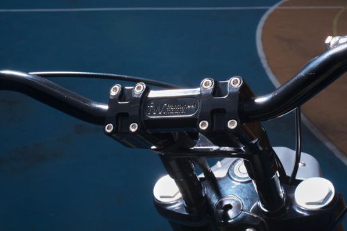 Royal Enfield Shotgun 650 Club Style Racikan Frontwheel Motors