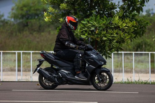 Tips Mencegah Rem Blong pada Motor Matik Saat Melintasi Jalan Turunan