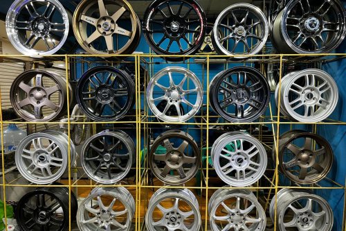 Perbedaan Jenis Pelek Mobil: Casting, Flow Forming, dan Forged