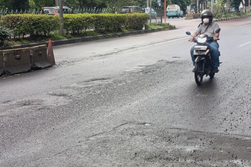 Jakarta Hadapi Kerusakan Jalan Akibat Cuaca Ekstrem