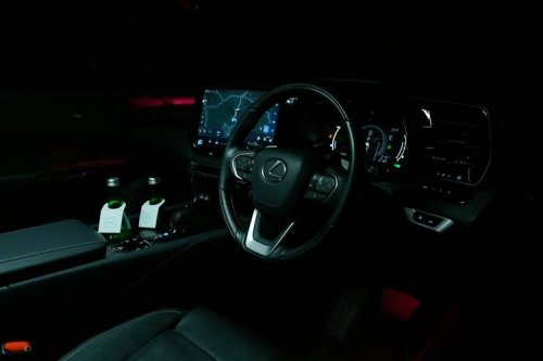Lexus, Elegansi Lexus RX450h+, Tak Luntur Meski Sudah Berusia Dua Tahun