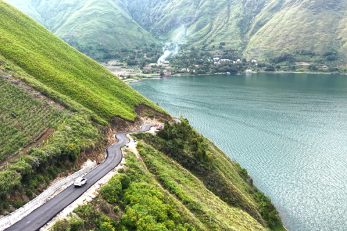 Menembus Jarak dari Kota Bertuah ke Danau Toba Bersama Veloz Hybrid