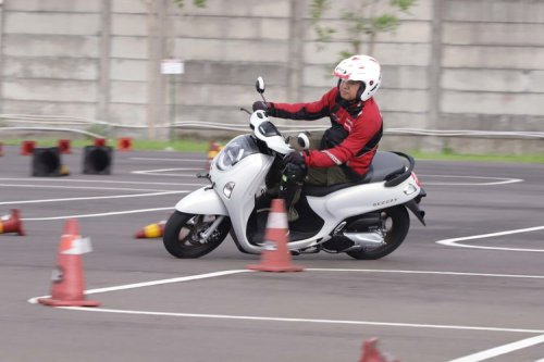 Belajar Static Balance, Dasar Penting untuk Pengendara Motor