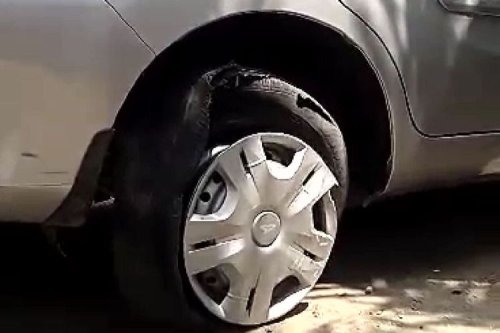 Cegah Pelek Rusak Saat Libas Lubang, Perhatikan Tekanan Udara Ban