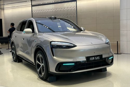 Berjumpa Mobil Listrik Huawei Aito M6 di Beijing