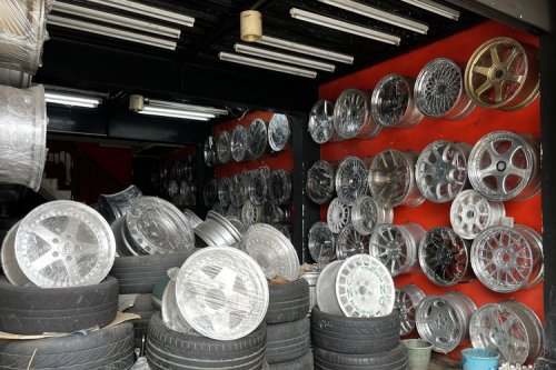 Pelek Standar vs Aftermarket, Mana yang Lebih Cepat Rusak?