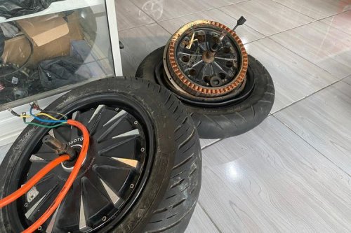 Amankah Motor Listrik Dipakai Saat Hujan dan Banjir? Ini Penjelasan Bengkel