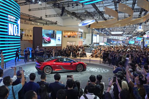 Denza Hadir di GIIAS 2025, Perluas Pasar Kendaraan Listrik Indonesia