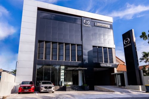 Mazda, Mazda Tegaskan Tak Akan Masuk Segmen Mobil Murah