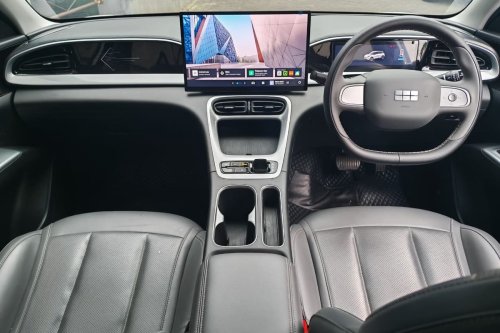 Karakter Mobil Listrik Modern: Pengemudi Wajib Tahu Saat Darurat