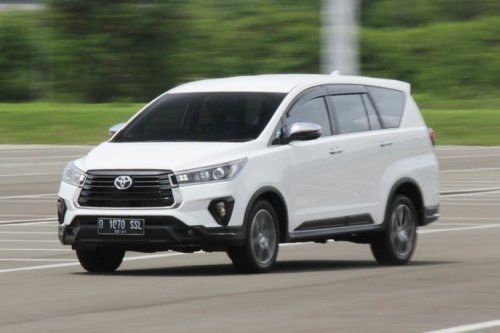 Kijang Innova Bensin Lebih Cepat Laku Ketimbang Versi Diesel