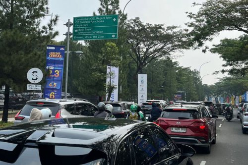 Macet di ICE BSD Saat GIIAS 2025, Pengunjung Sulit Dapat Parkir