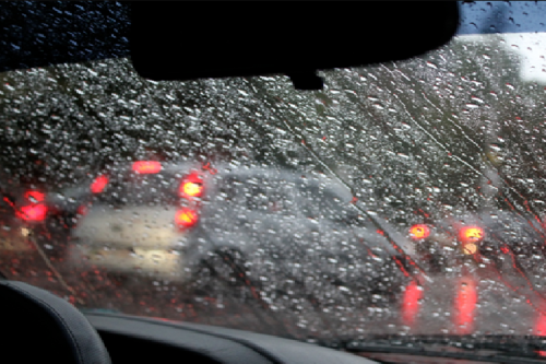 BMKG Prediksi Cuaca Ekstrem di Jakarta: Waspada Saat Mengemudi