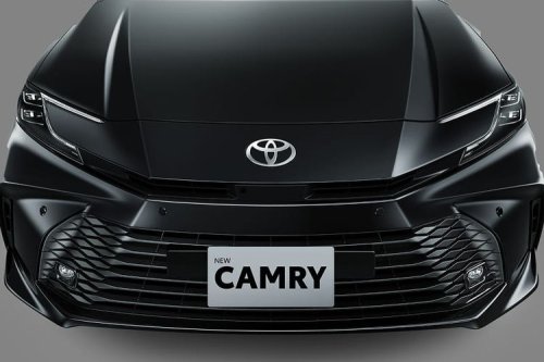 Toyota, Toyota Camry, Toyota Luncurkan Camry Bensin Terbaru, Simak Ubahannya
