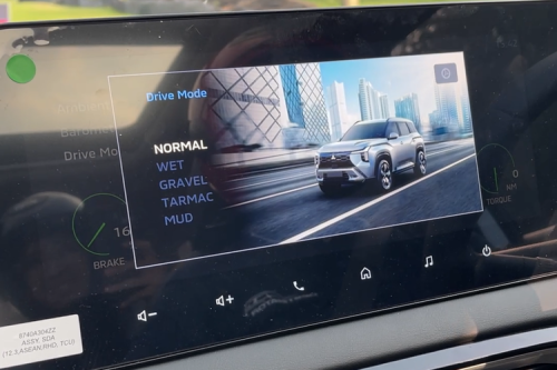 Pilih Mana, Mitsubishi Destinator atau Toyota Innova Zenix Non-Hybrid?