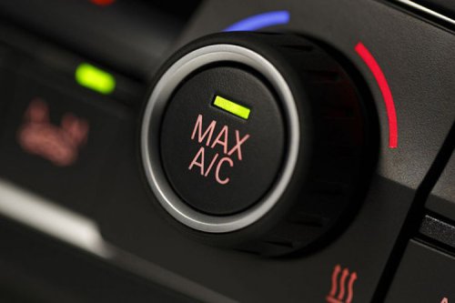 Alasan Kenapa AC Sebaiknya Dimatikan Saat Memanaskan Mobil