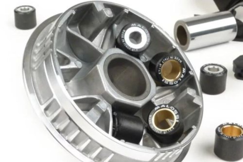 Cek Kondisi CVT Motor Matik Bekas: Tutup Knalpot Pakai Sandal