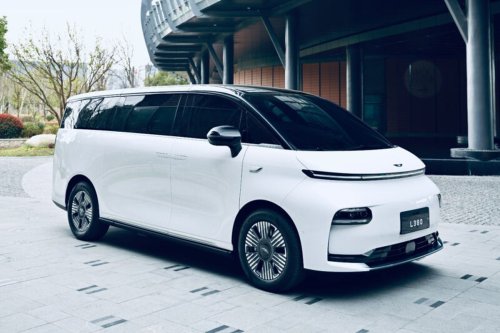 Geely, Geely Siapkan Penantang Denza D9 di Indonesia