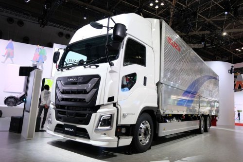 Isuzu Pamerkan Teknologi Masa Depan di Japan Mobility Show 2025