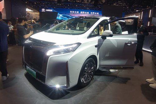 Kabin Luas dan Fitur Canggih GWM Wey 80 di Shanghai