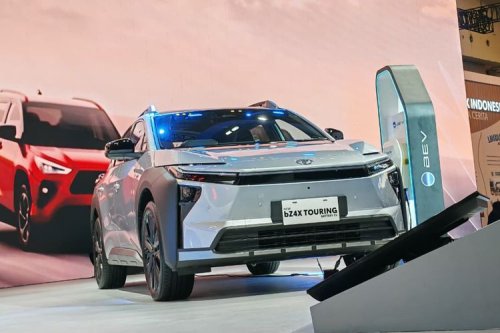 Toyota, Toyota Land Cruiser, 3 Amunisi Baru Toyota di GIIAS 2026, Land Cruiser Hybrid Curi Perhatian
