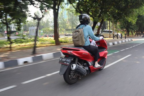 7 Cara Antisipasi Blind Spot untuk Pengendara Sepeda Motor