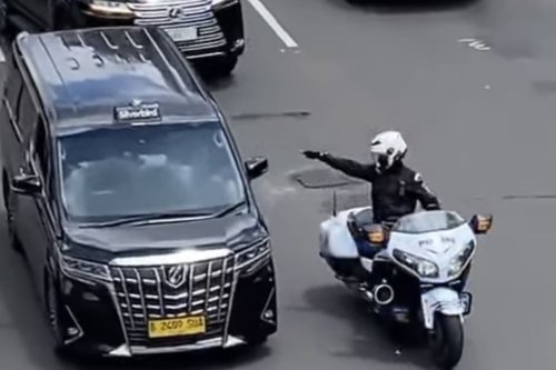 Budaya Arogan Pengguna Rotator Ilegal: Refleksi Etika di Jalan Raya