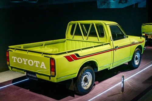 Toyota, Setengah Abad Evolusi Toyota Hilux