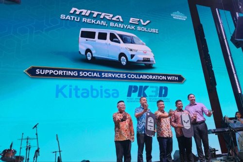 Wuling, Wuling Serahkan Mitra EV, Perkuat Layanan Kesehatan dan Sosial