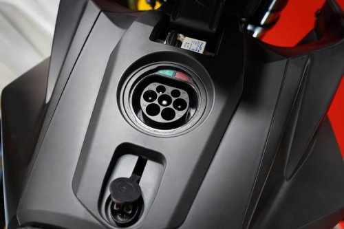 Spesifikasi United RX6000, Motor Listrik yang Bisa Ngecas di SPKLU