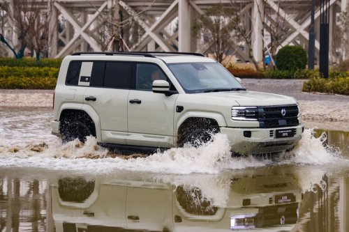 BYD Beri Sinyal Kuat Denza B5 Masuk Indonesia