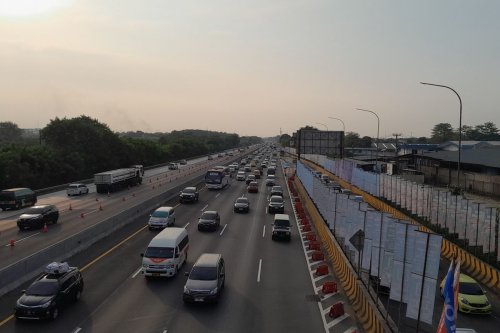 Lonjakan Puncak Mudik, 387.451 Kendaraan Melintas di GT Cikampek Utama