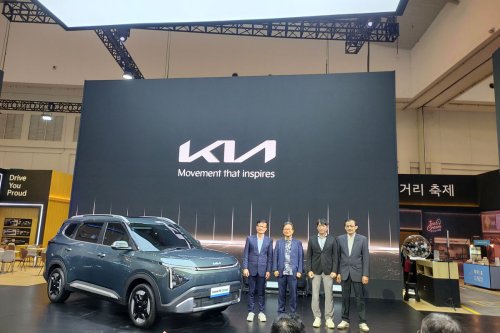 Kia Carens EV: MPV Listrik Keluarga Rilis November, Harga Terjangkau