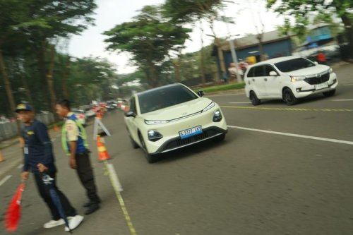 Impresi Changan Nevo Q05: Desain Sederhana, Fitur Lengkap