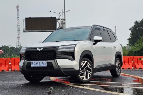 Selisih Harga Jauh, Apa Bedanya Wuling Eksion Tipe CE dan EX?