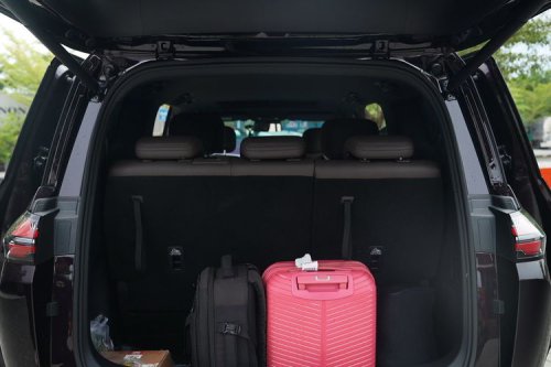 Merasakan Kenyamanan Kabin Wuling Darion PHEV