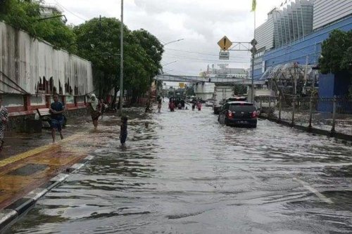 Banjir di Gunung Sahari, Banyak Motor Mogok