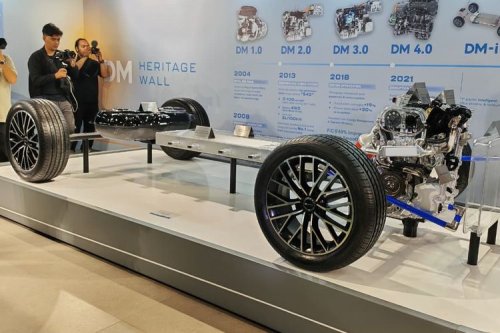 BYD, BYD Sebut Harga M6 DM Bakal Kompetitif