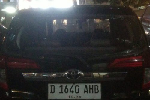 Pengemudi Calya Lawan Arah di Gunung Sahari, Diduga Pakai Pelat Palsu