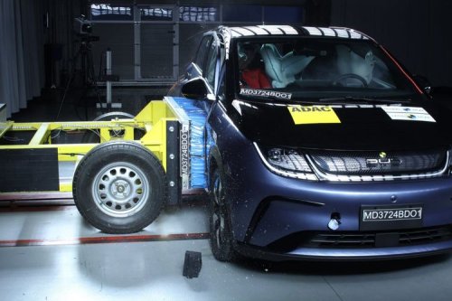 Crash Test Mobil Listrik Lebih Rumit, Ada Risiko Setrum dan Kebakaran