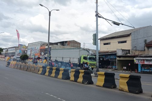 Ada Lampu Merah di Fly Over Cibinong, Potensi Terjadi Kecelakaan