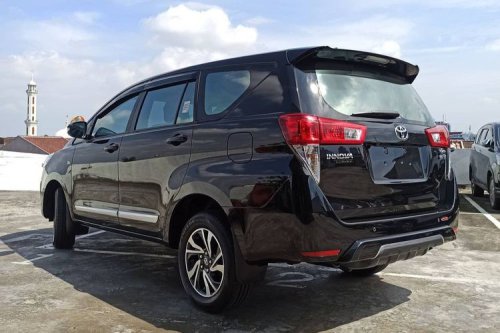 Komparasi Mitsubishi Destinator dan Toyota Innova Reborn