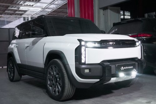 Lampu Tambahan Mobil Pakai Lima Lensa, Seperti Apa Fungsinya?